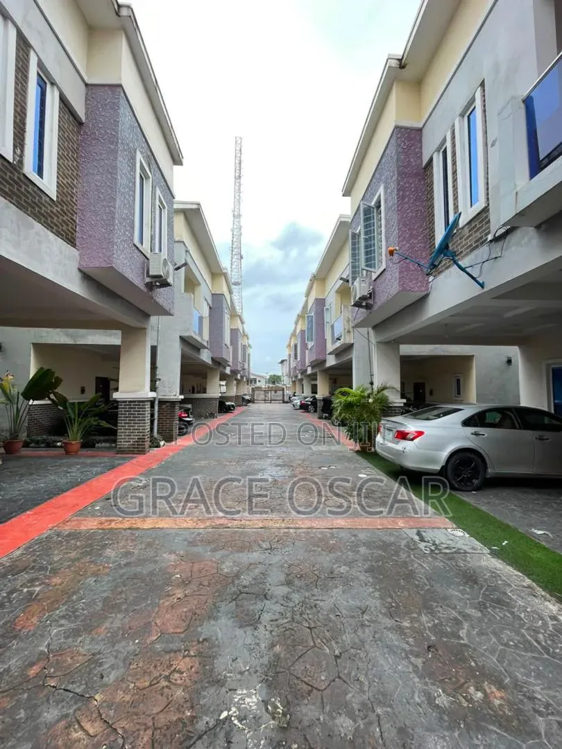 4bdrm Duplex in Ikota for rent