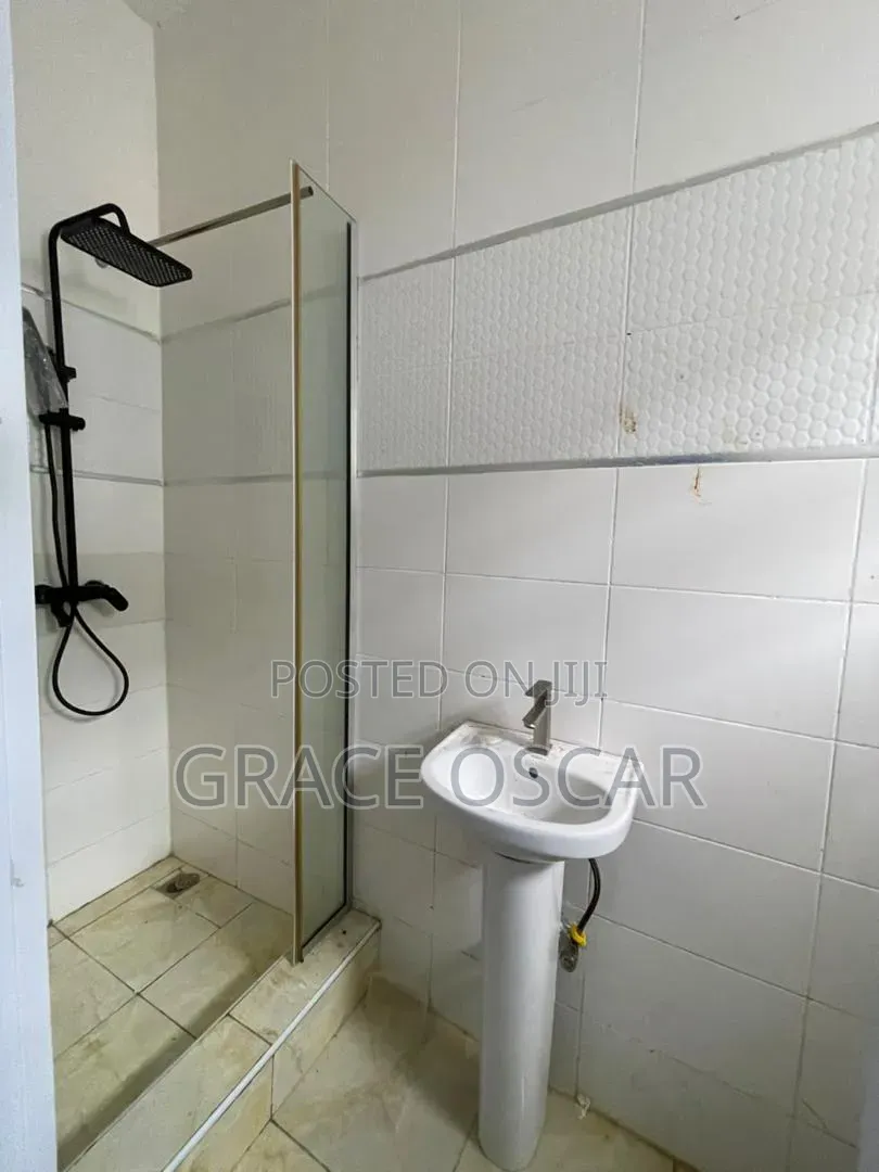 4bdrm Duplex in Ikota for rent