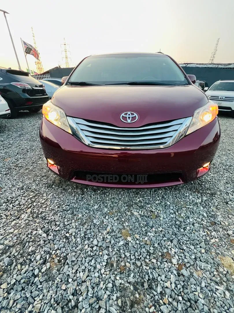 Toyota Sienna Limited 7 Passenger 2012 Burgundy