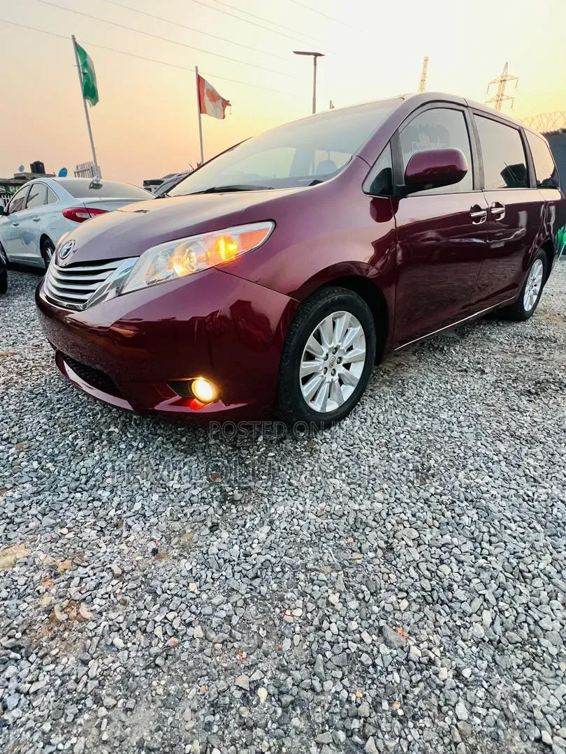 Toyota Sienna Limited 7 Passenger 2012 Burgundy