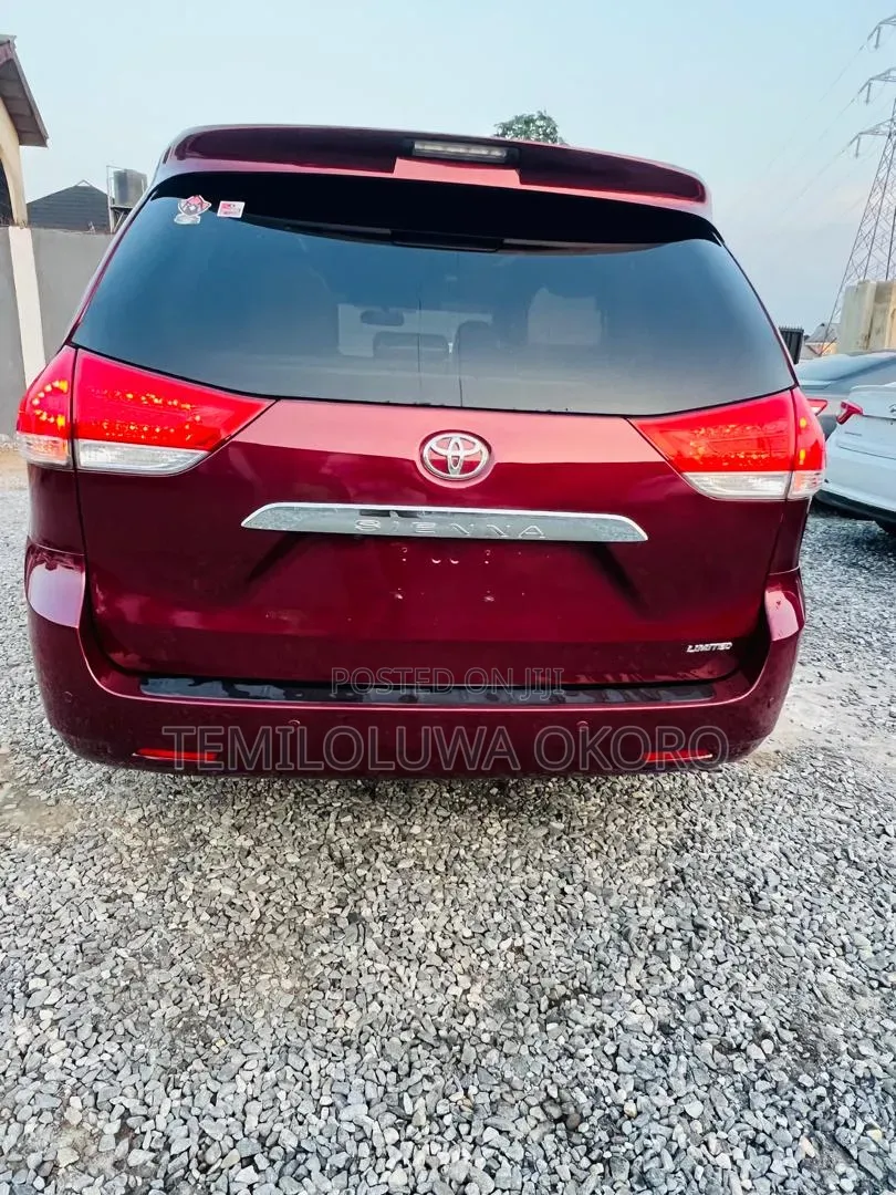 Toyota Sienna Limited 7 Passenger 2012 Burgundy