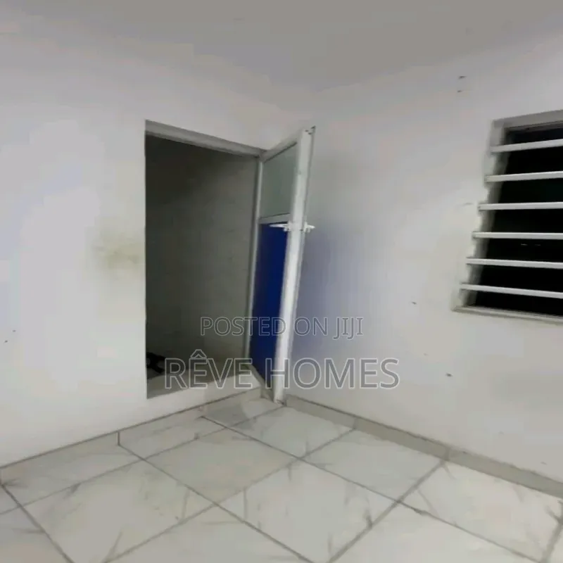 Mini Flat in Mende for rent