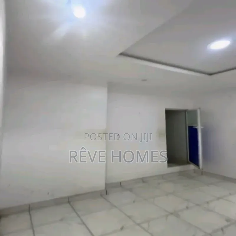 Mini Flat in Mende for rent