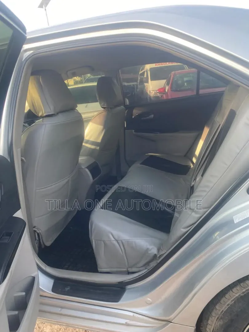 Toyota Camry 2014 Silver