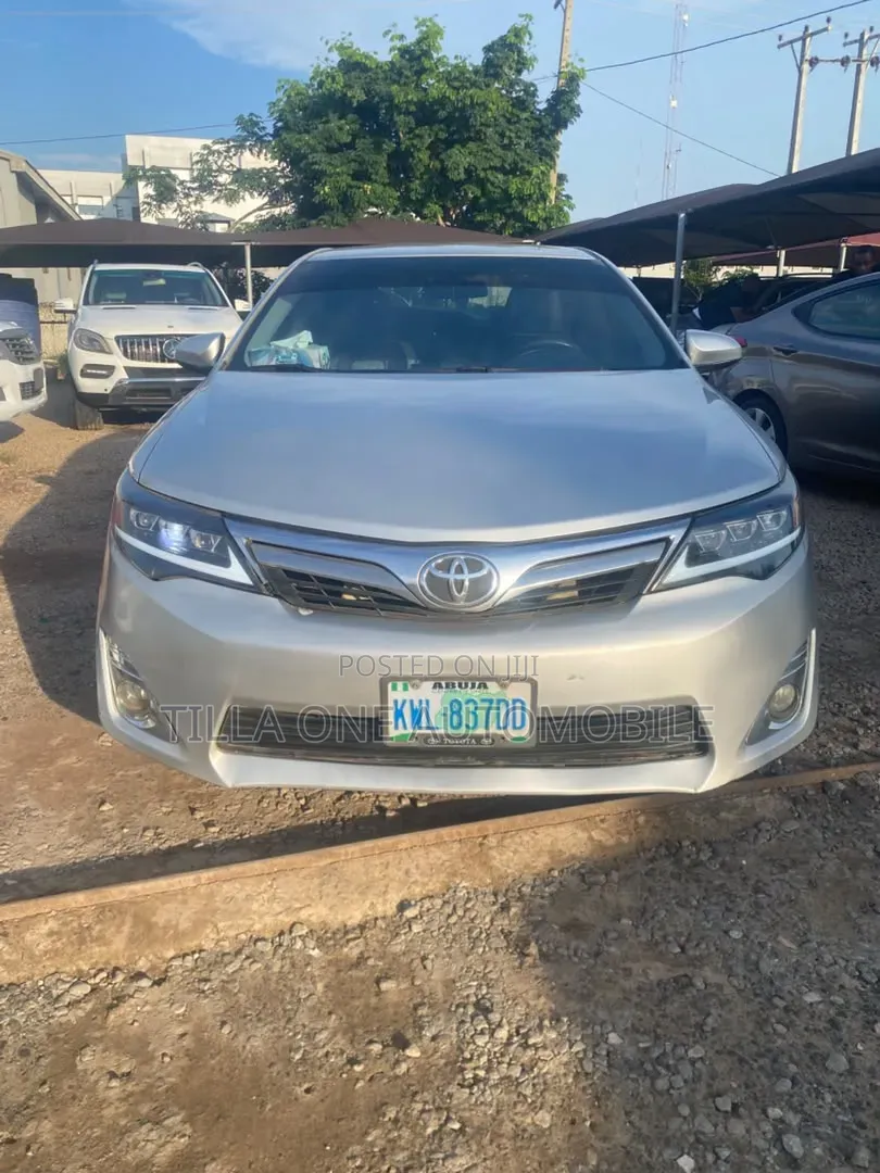 Toyota Camry 2014 Silver