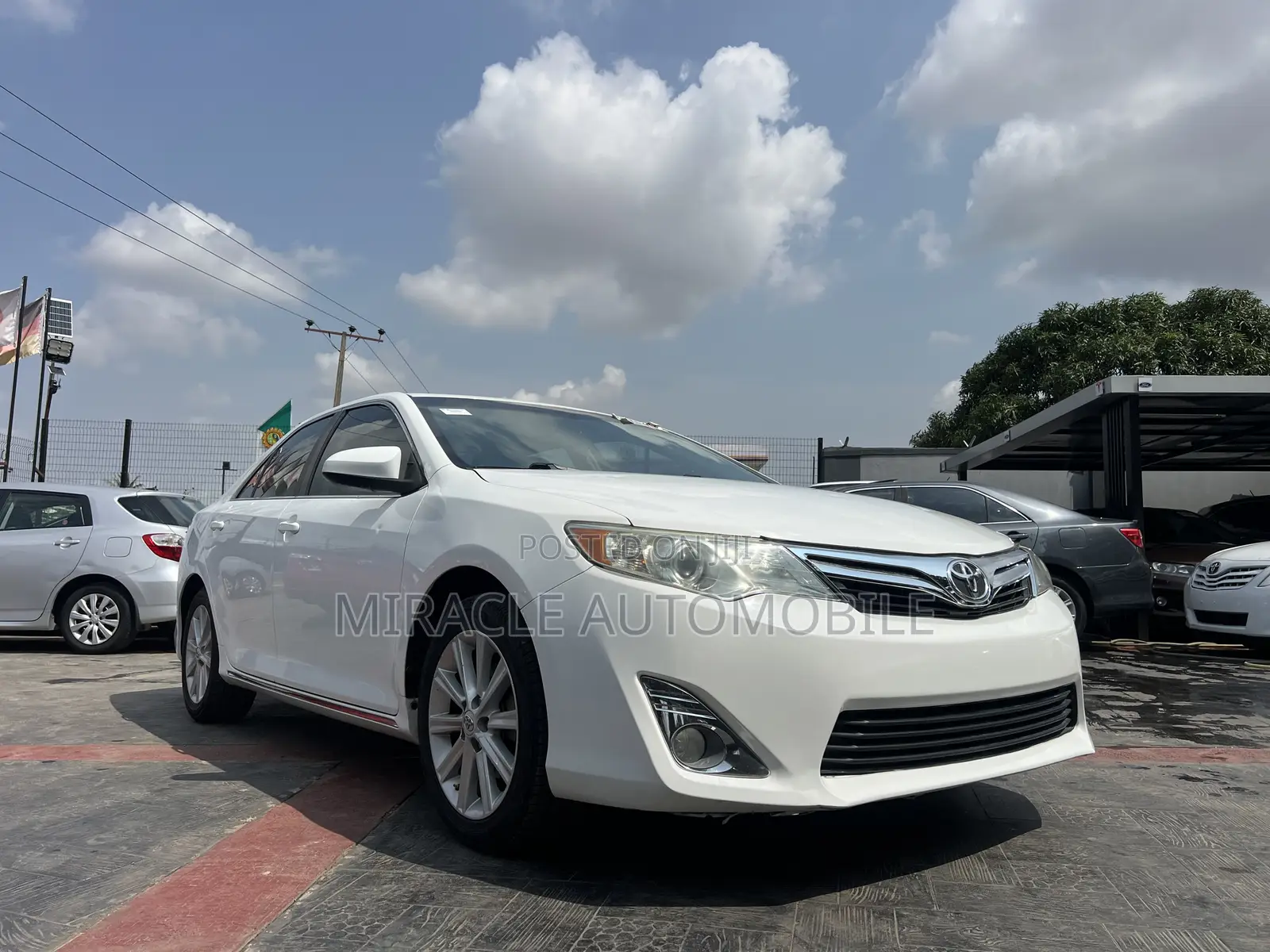 Toyota Camry XLE V6 4dr Sedan (3.5L 6cyl 6A) 2012 White