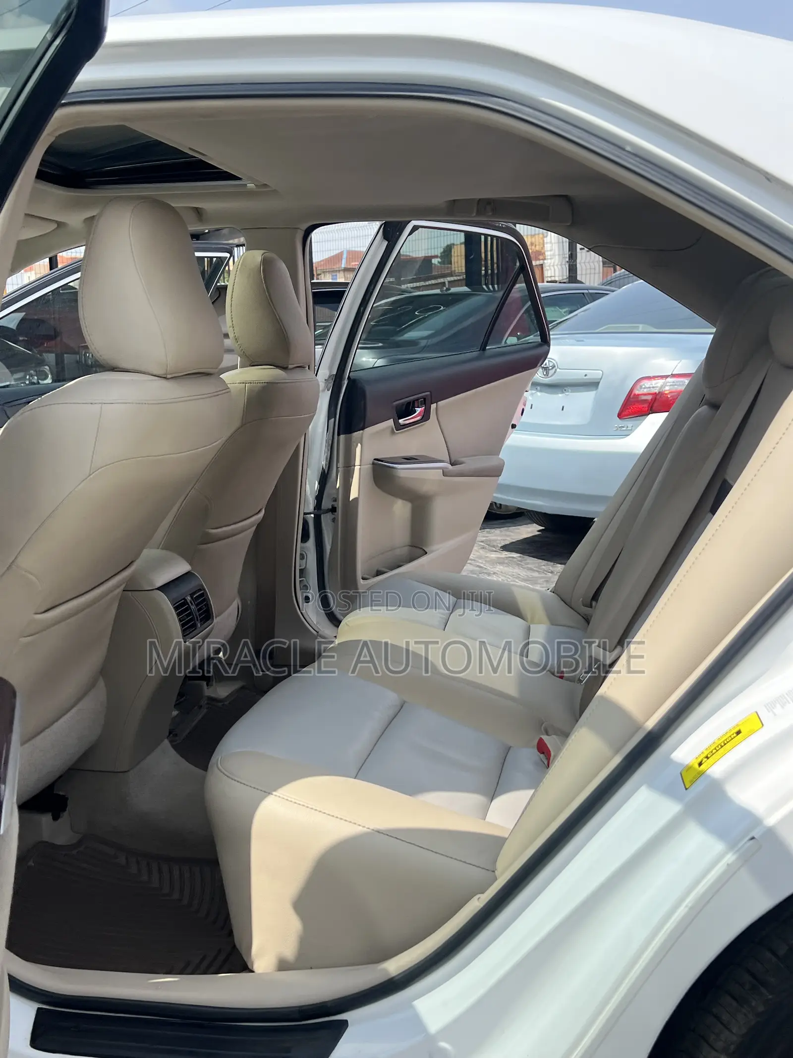 Toyota Camry XLE V6 4dr Sedan (3.5L 6cyl 6A) 2012 White