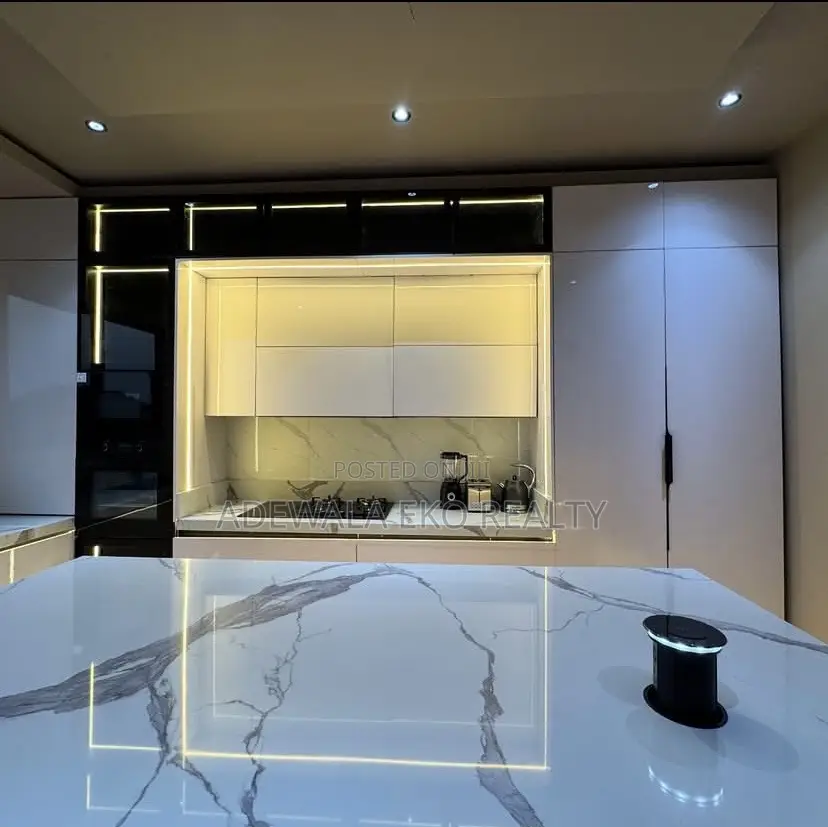 2-Bedroom Penthouse Loft Ikeja GRA – 75" TV, Pool Gym