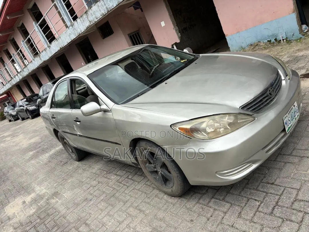 Toyota Camry 2005 Silver