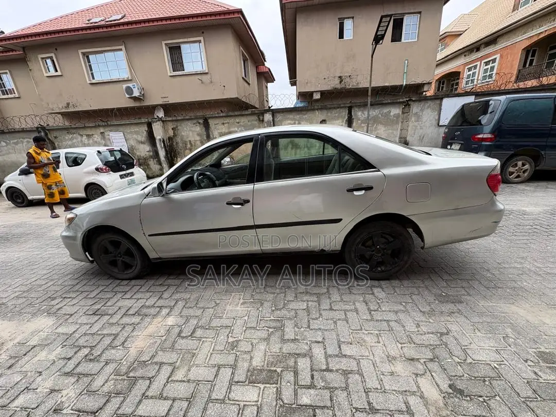 Toyota Camry 2005 Silver