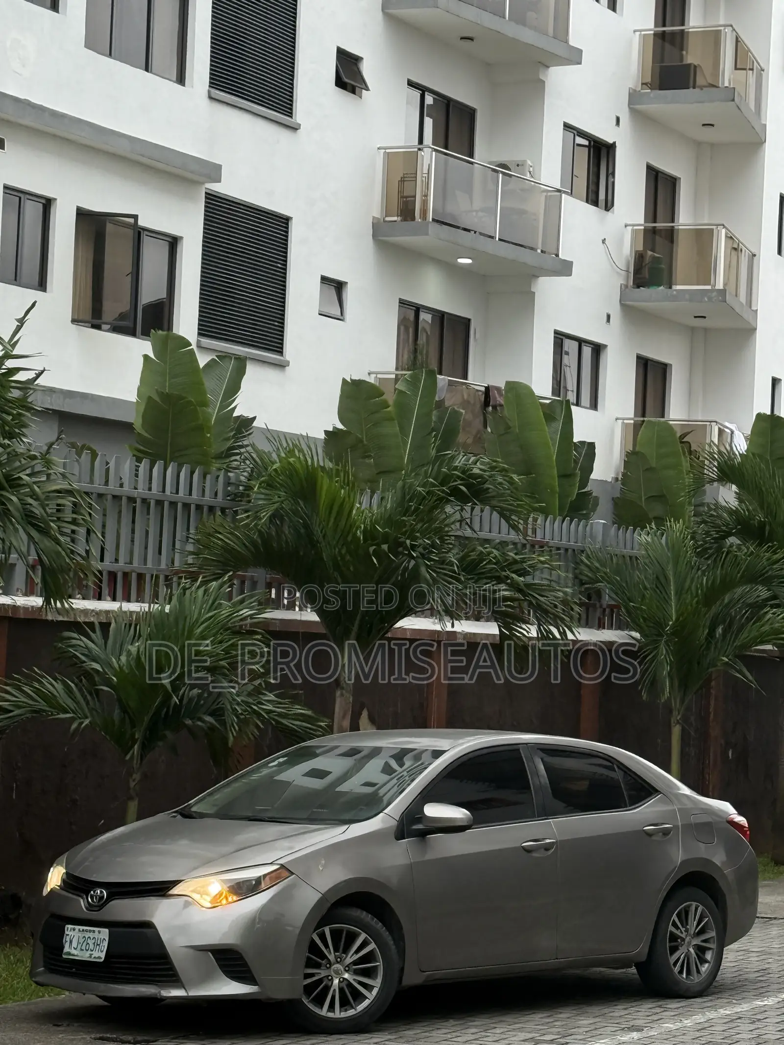 Toyota Corolla 2014 Gold