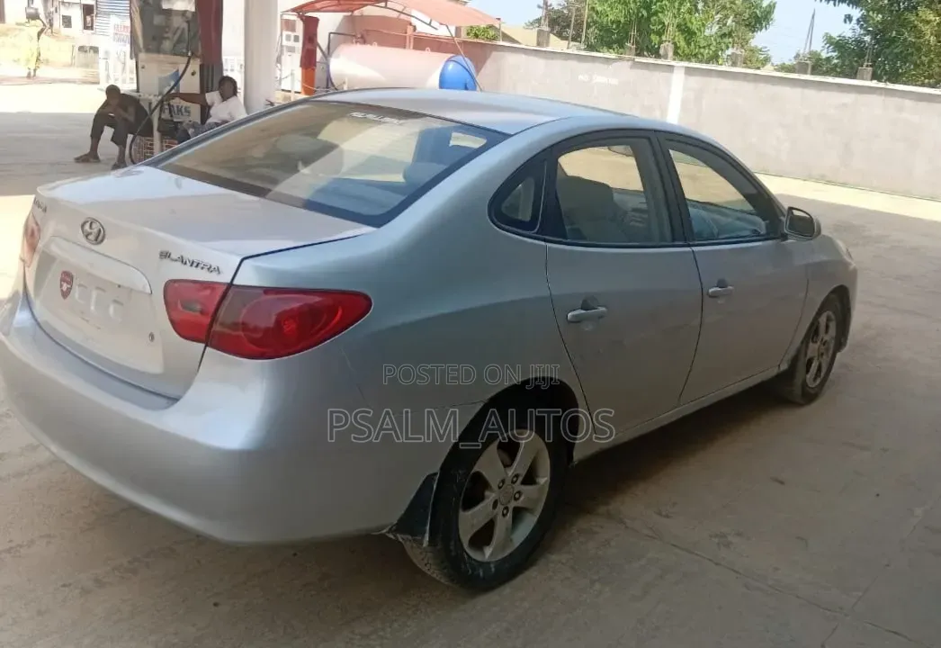 Hyundai Elantra 2008 Silver