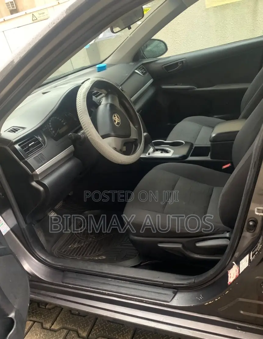 Toyota Camry XLE 4dr Sedan (3.5L 6cyl 6A) 2015 Gray