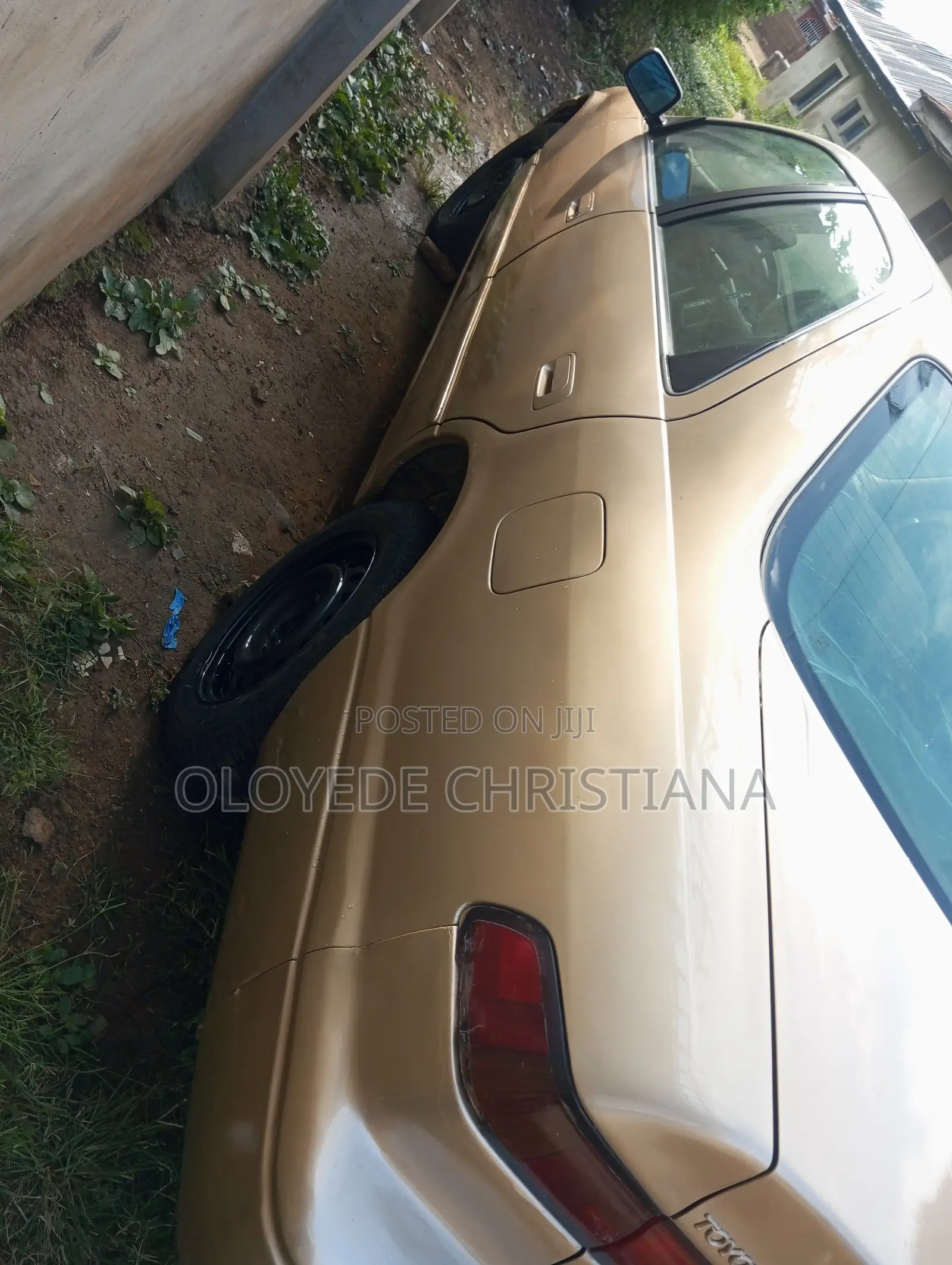Toyota Camry LE 4dr Sedan (2.2L 4cyl 4A) 2000 Gold