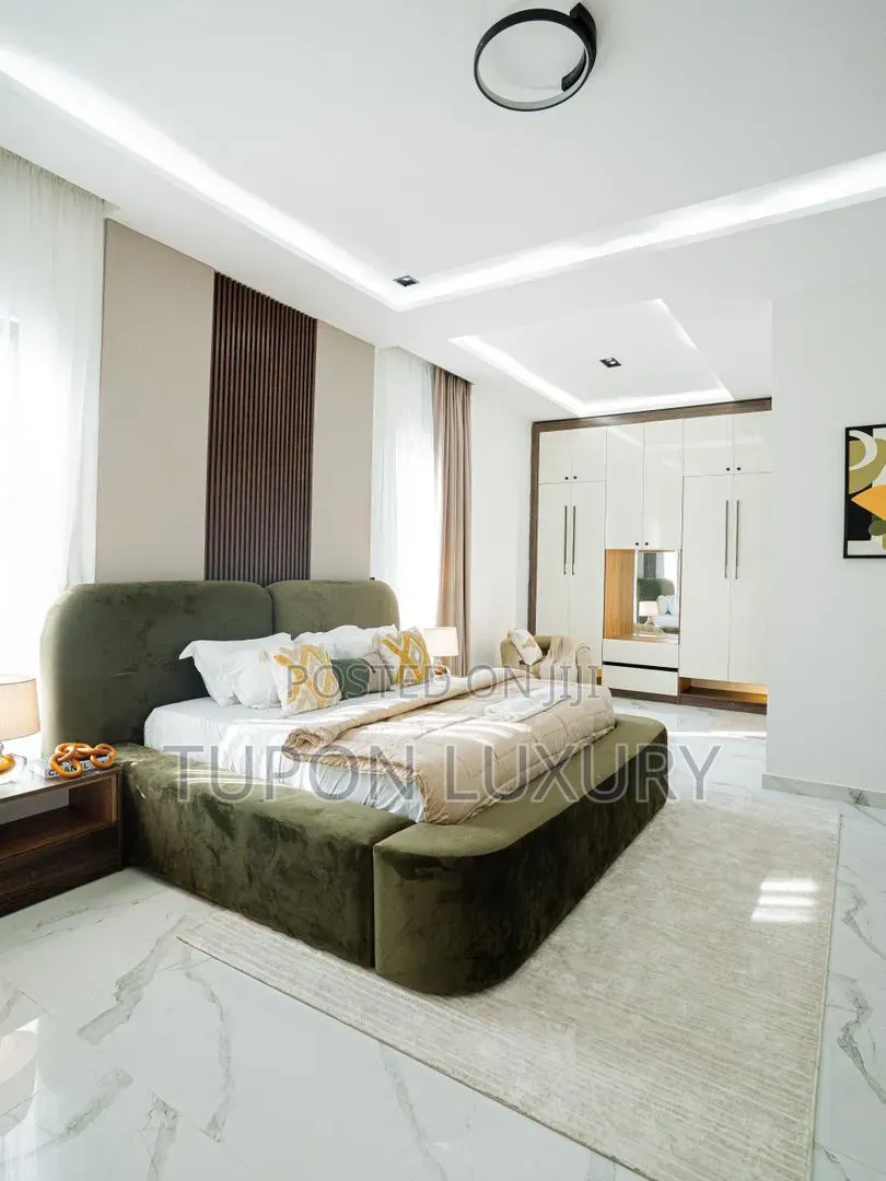 5 BEDROOM SELF COMPOUND With Cinema, Pool, Gym, Ps5,Bathtub Snooker
