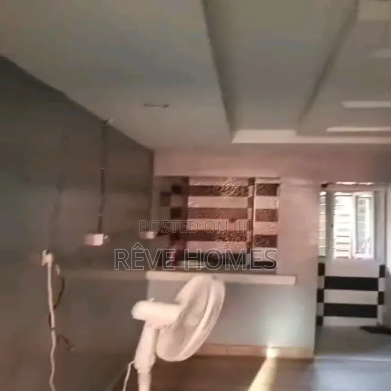 Studio Apartment in Adekunle for rent