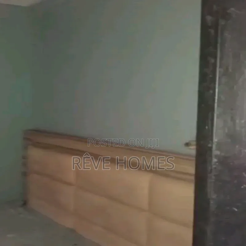 Studio Apartment in Adekunle for rent
