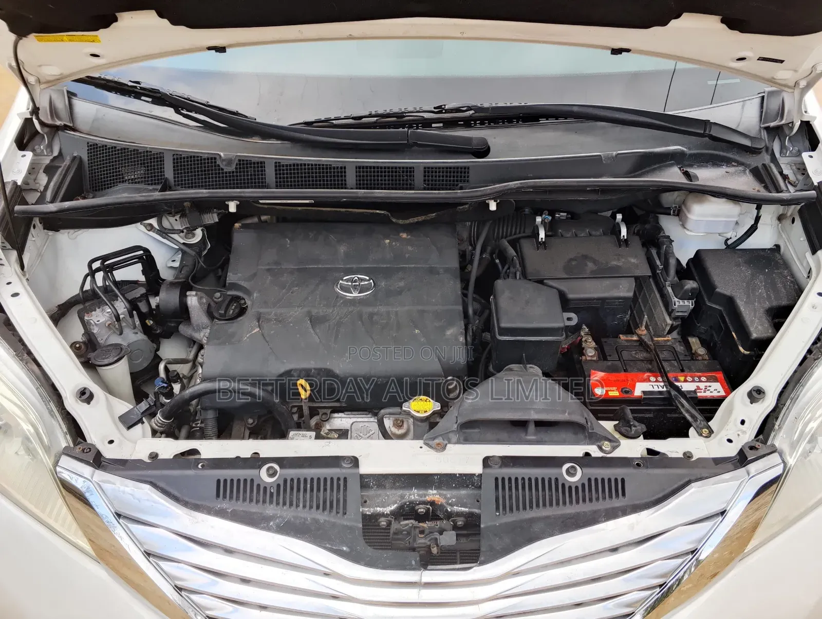 Toyota Sienna 2011 White