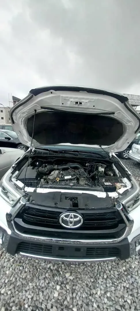 Toyota Hilux 2017 White