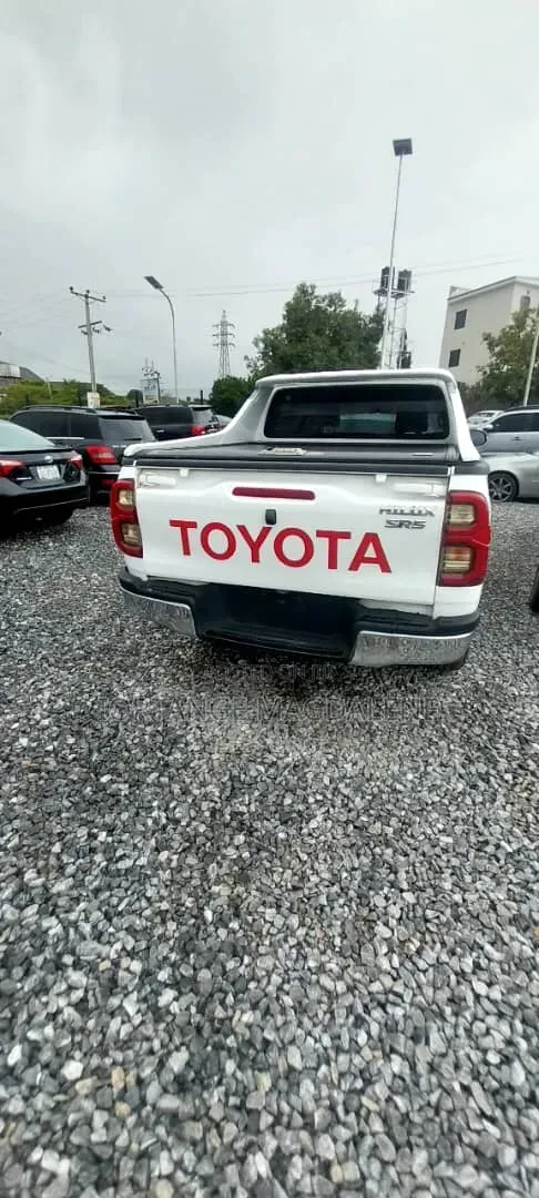 Toyota Hilux 2017 White