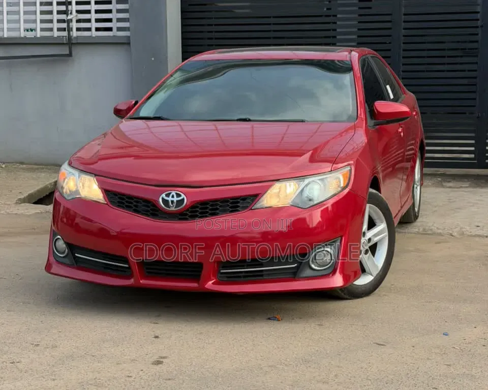 Toyota Camry 2014 Red