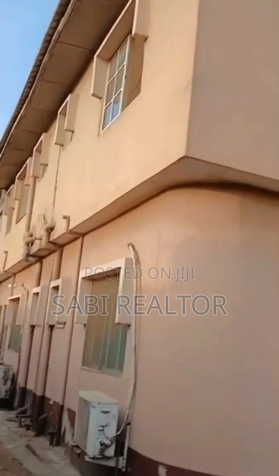 Furnished 3bdrm Block of Flats in Alakuko for sale