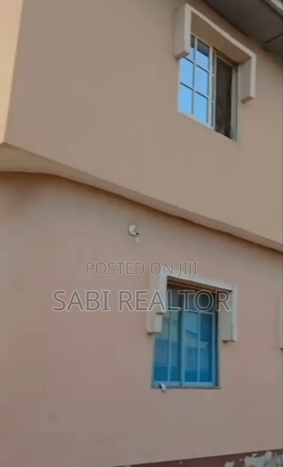 Furnished 3bdrm Block of Flats in Alakuko for sale
