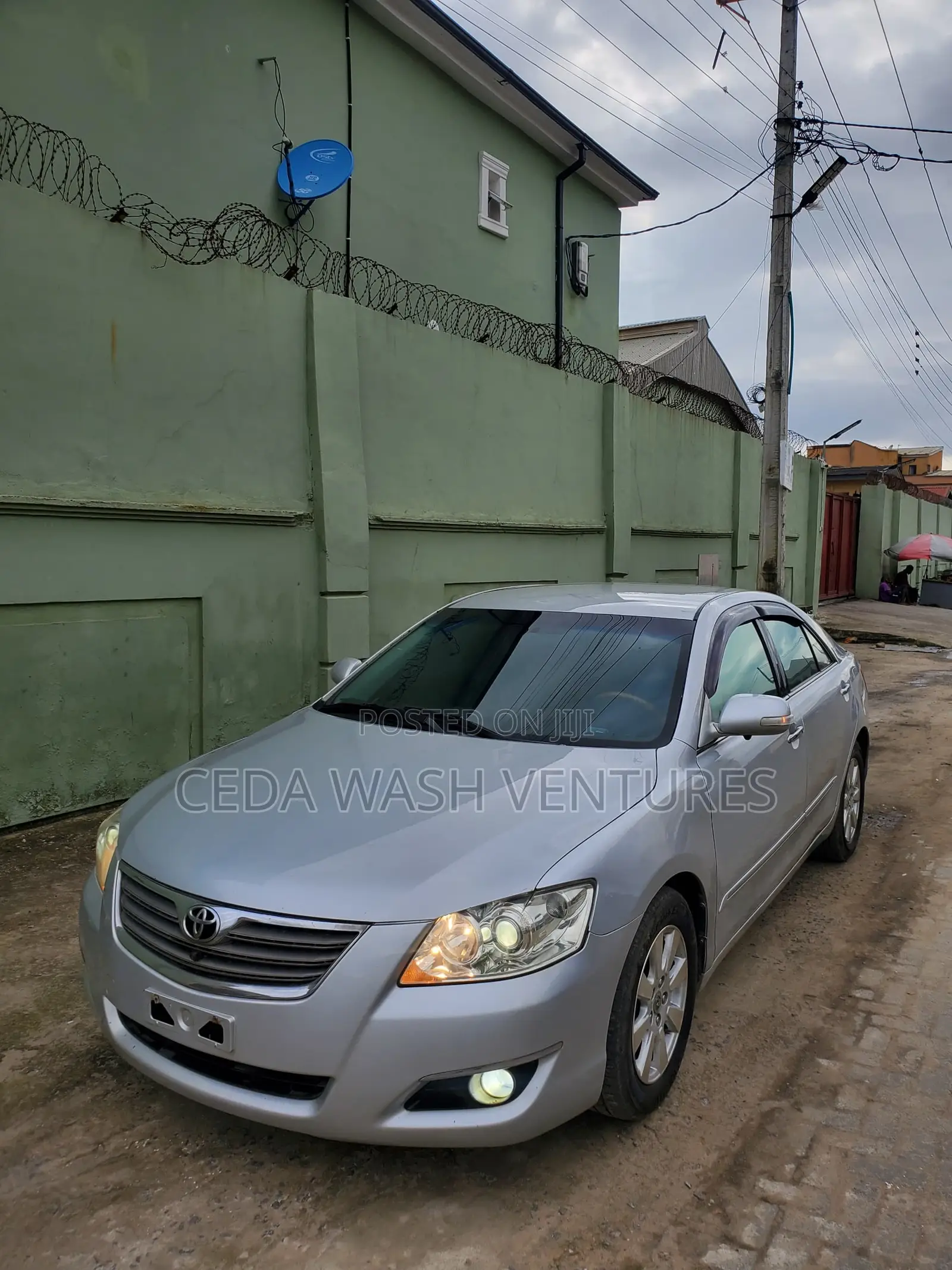 Toyota Camry XLE 4dr Sedan (2.5L 4cyl 6AM) 2010 Silver