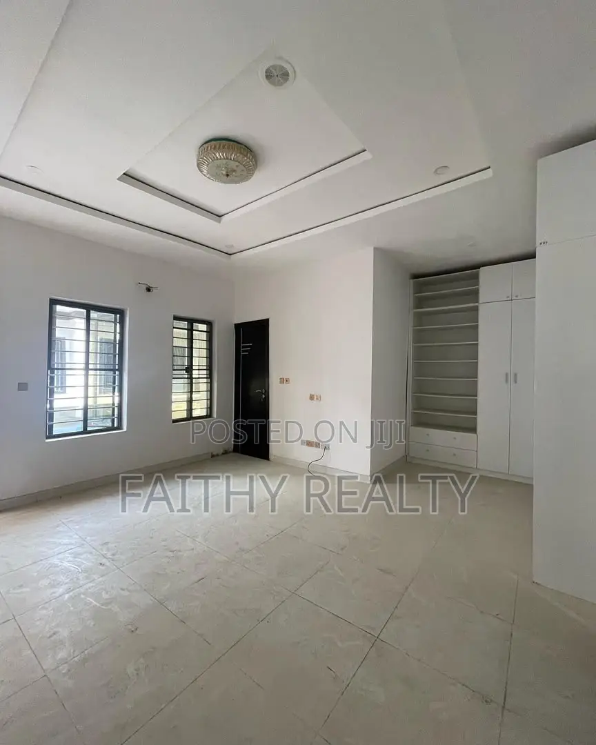 4bdrm Duplex in Vgc, Ikota for rent