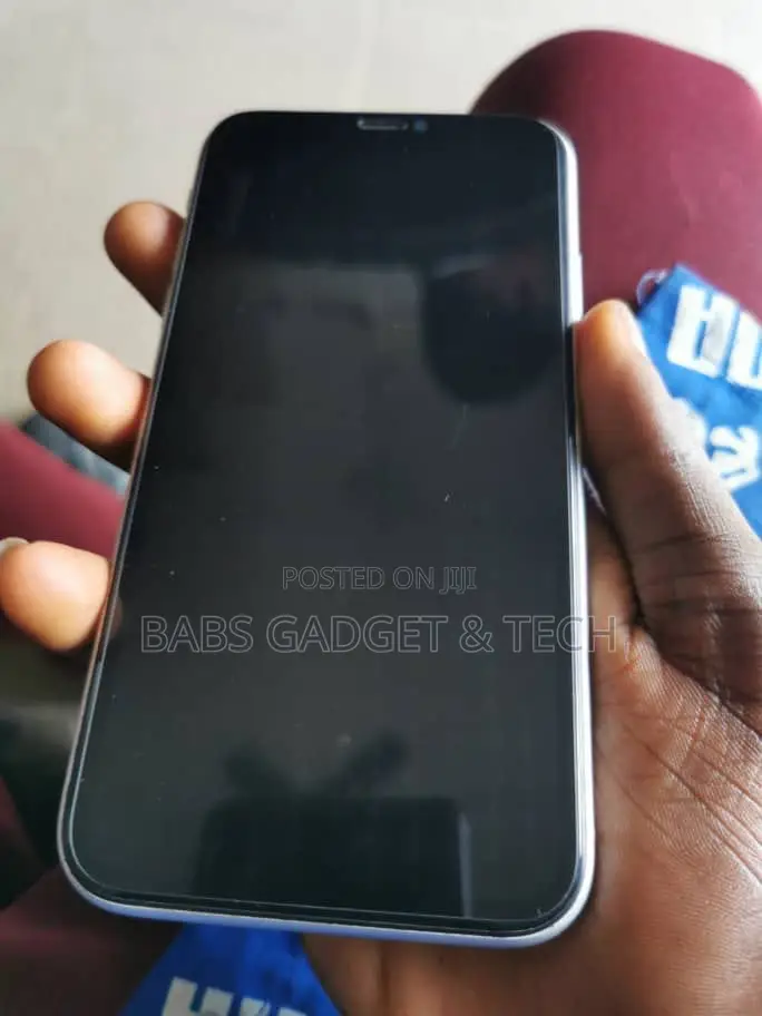 Apple iPhone XR 64 GB White