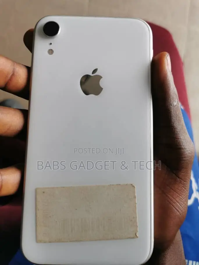 Apple iPhone XR 64 GB White