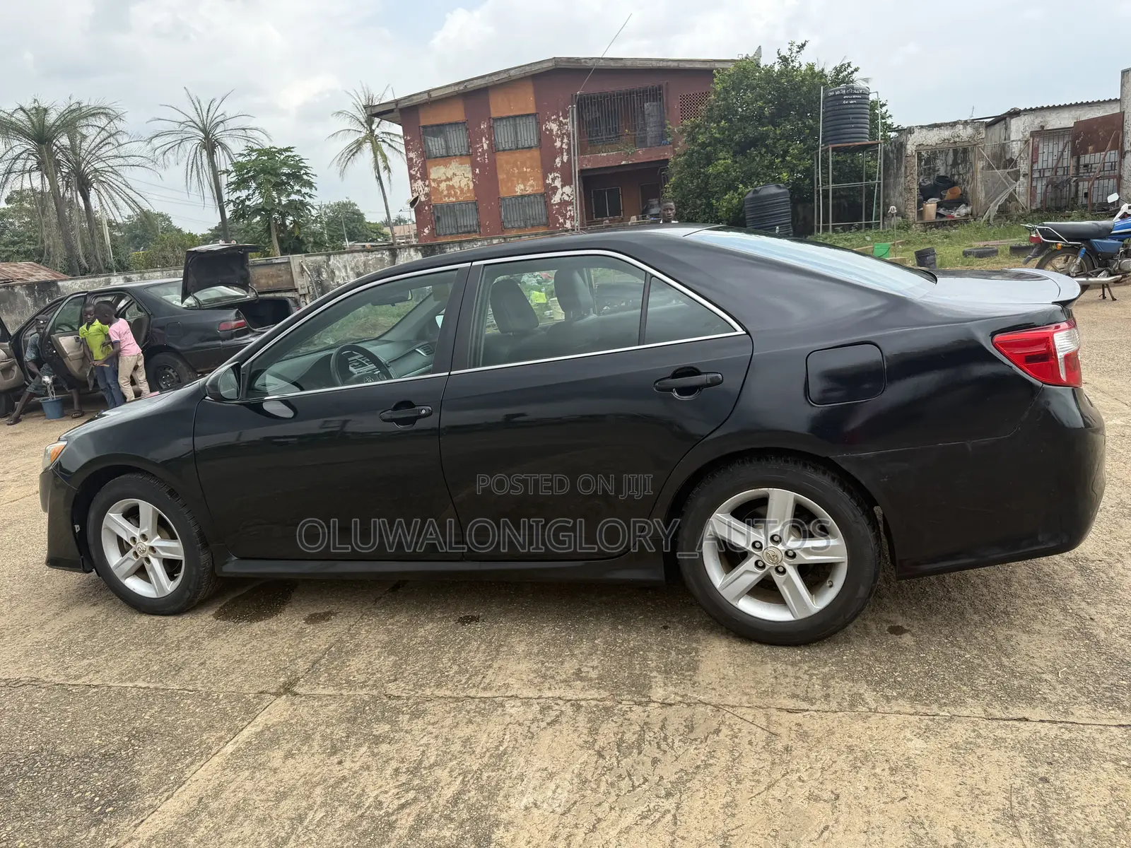 Toyota Camry SE 4dr Sedan (2.5L 4cyl 6A) 2013 Black