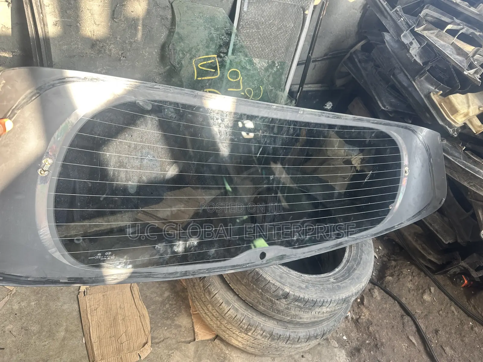 Back Windscreen Glass for Kia Sorento 2015 Available