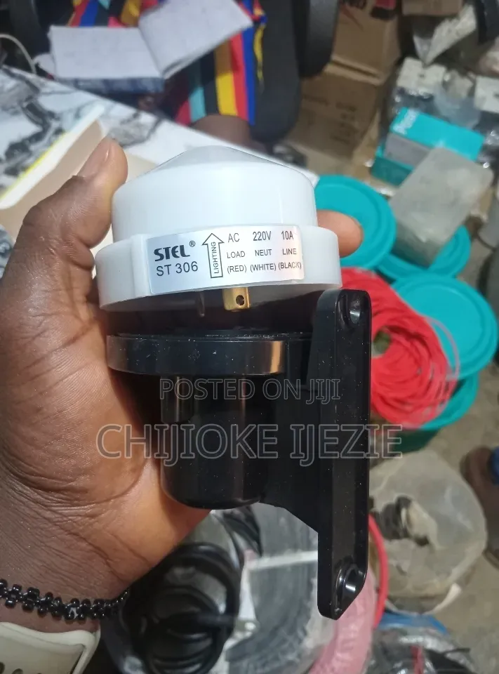 Photoelectric Lighting Control( Dusk to Dawn)