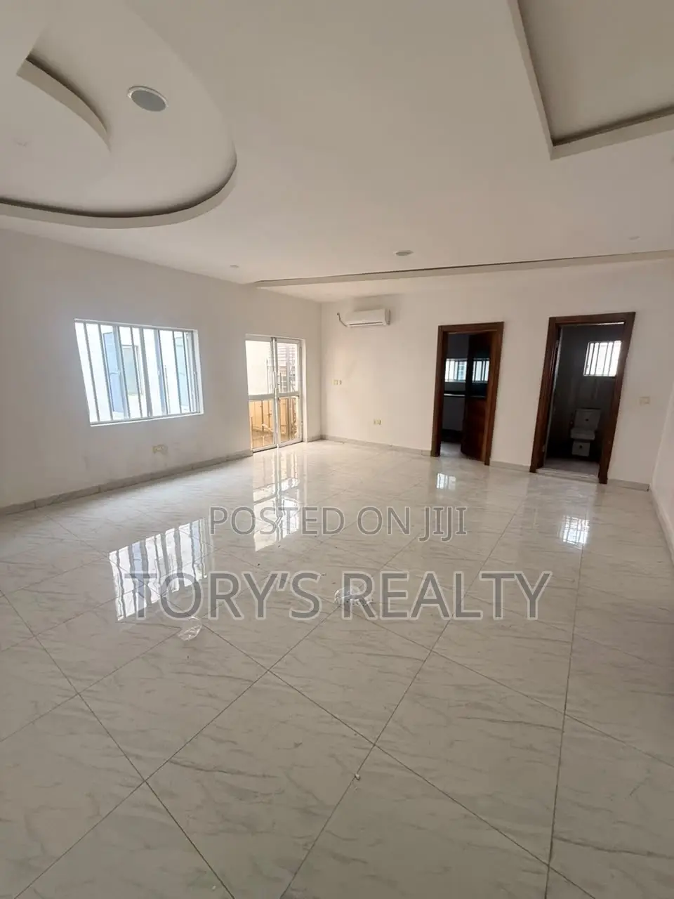 2bdrm Apartment in Lekki Phase 1 for rent