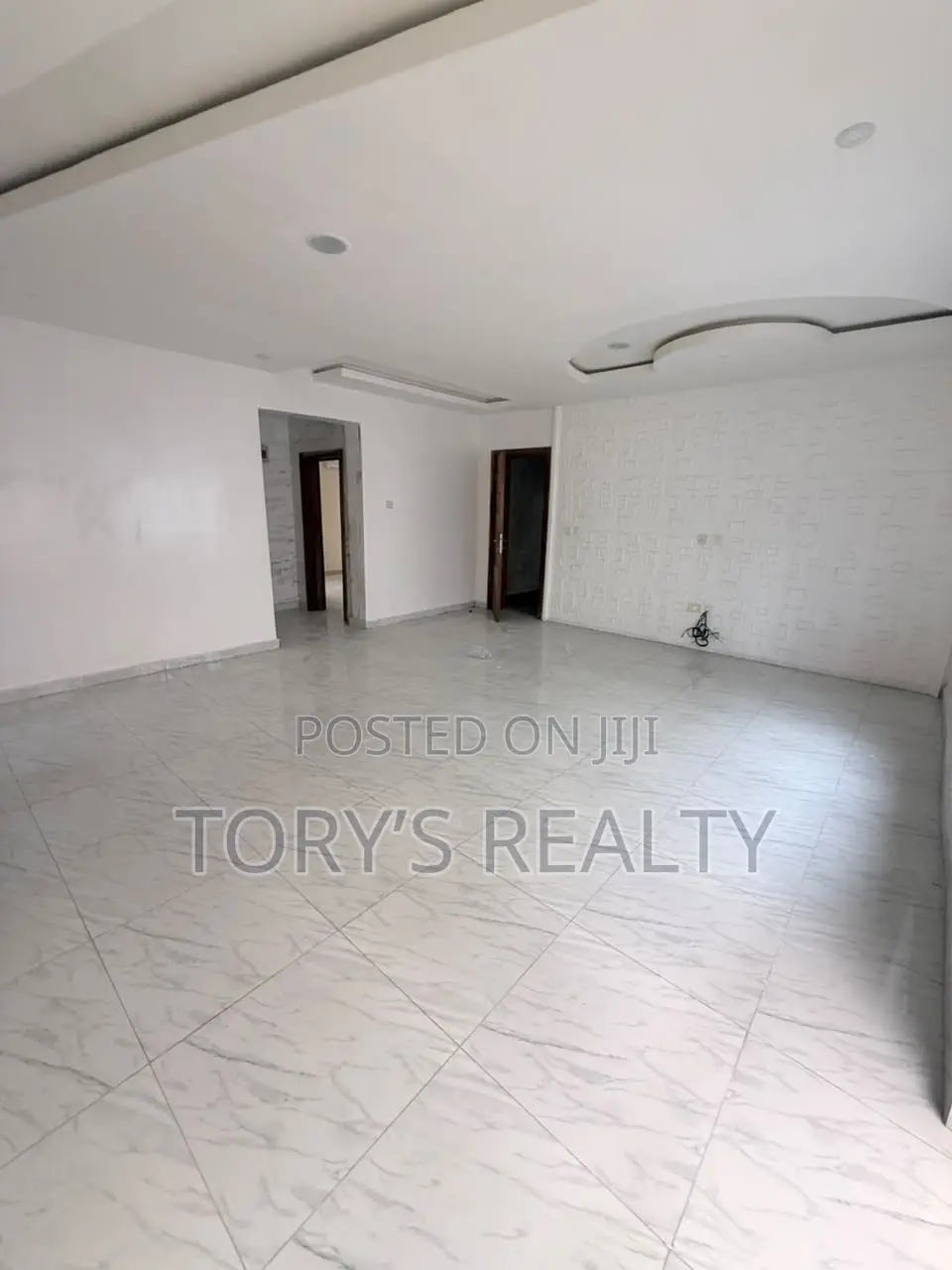 2bdrm Apartment in Lekki Phase 1 for rent