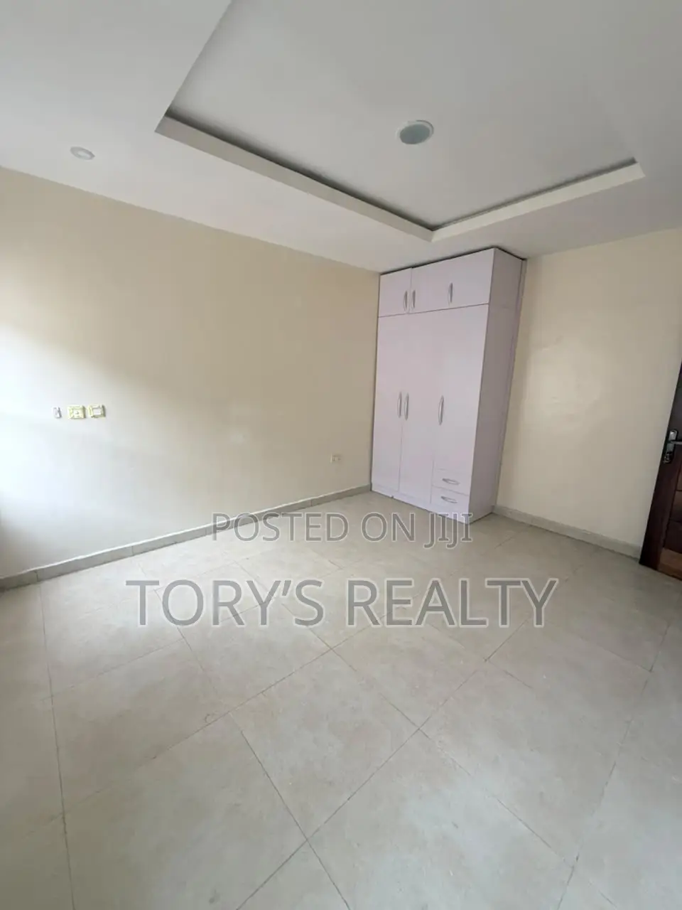 2bdrm Apartment in Lekki Phase 1 for rent