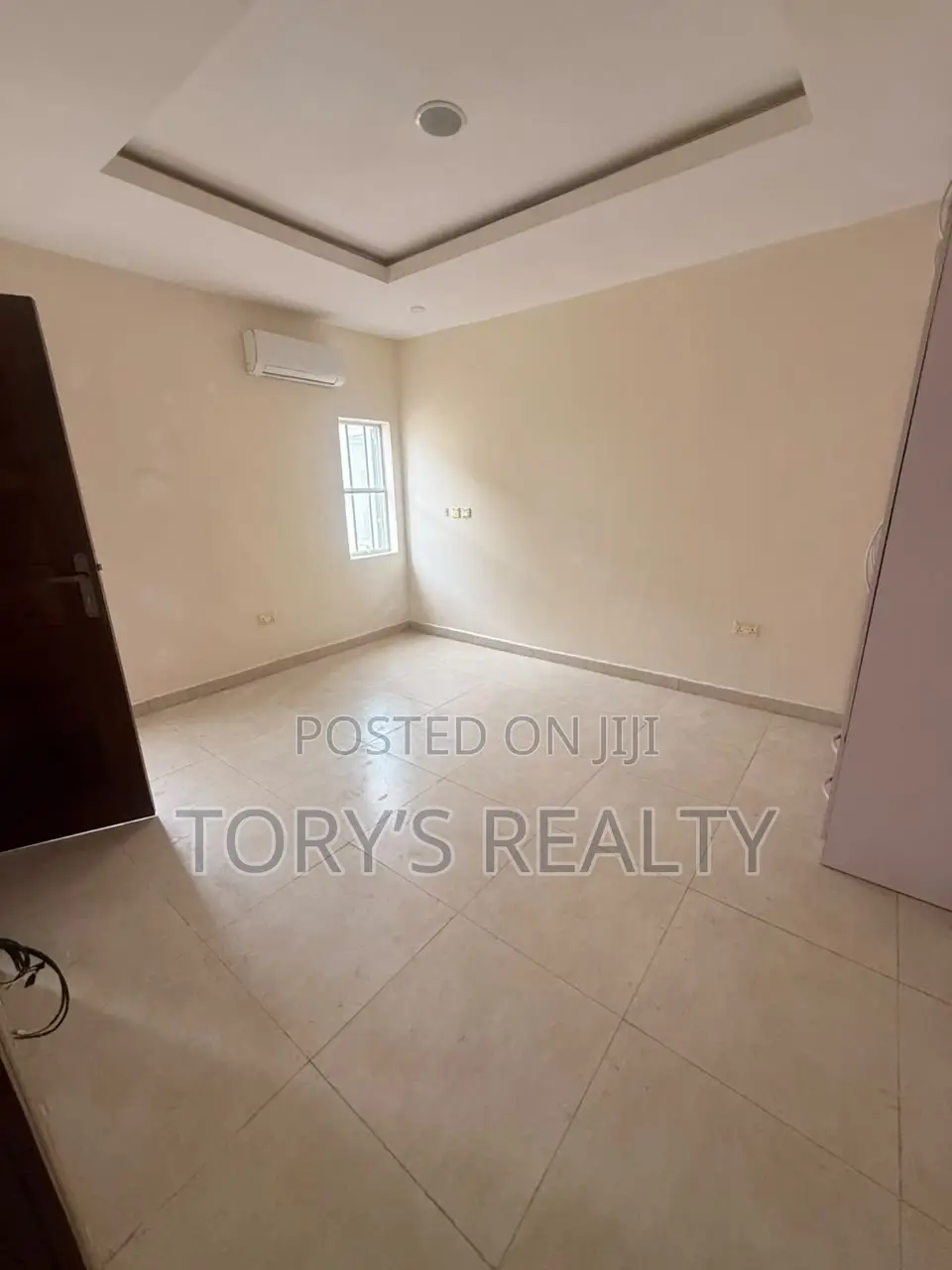 2bdrm Apartment in Lekki Phase 1 for rent