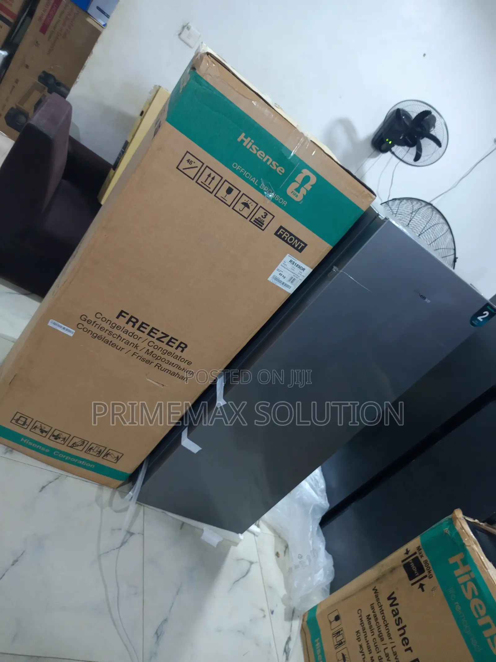6 Shelves + Drawer + Door Basket: Meet the Super-Organized Hisense RS1