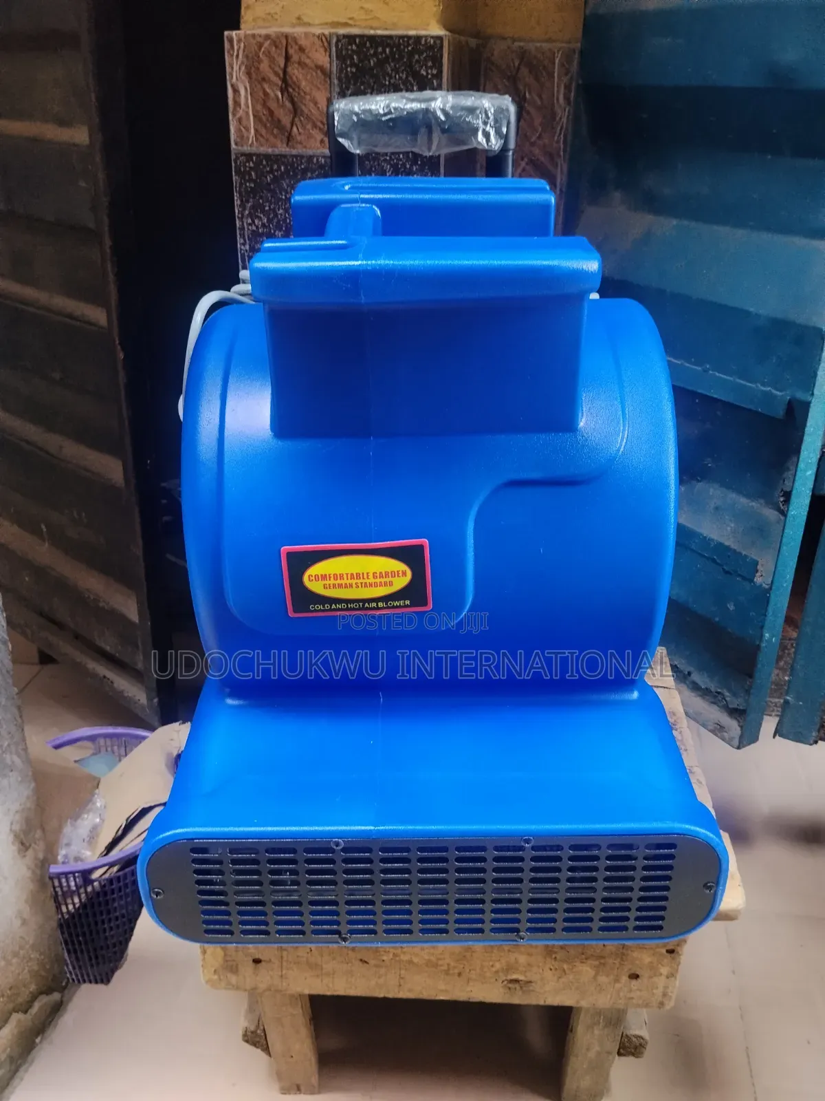 Hot and Cold Floor Blower