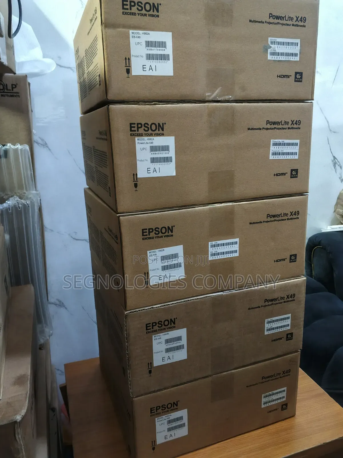 EPSON Powerlite X49 3600_lumens 3LCD Projector