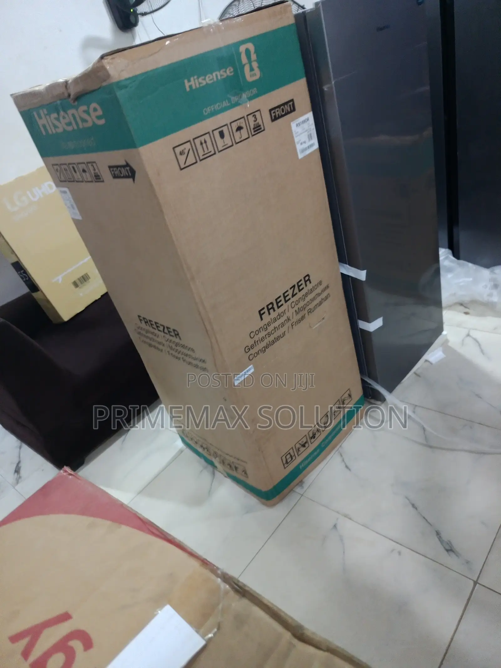 Maximize Your Space With the Slim Spacious Hisense RS189DR Freezer