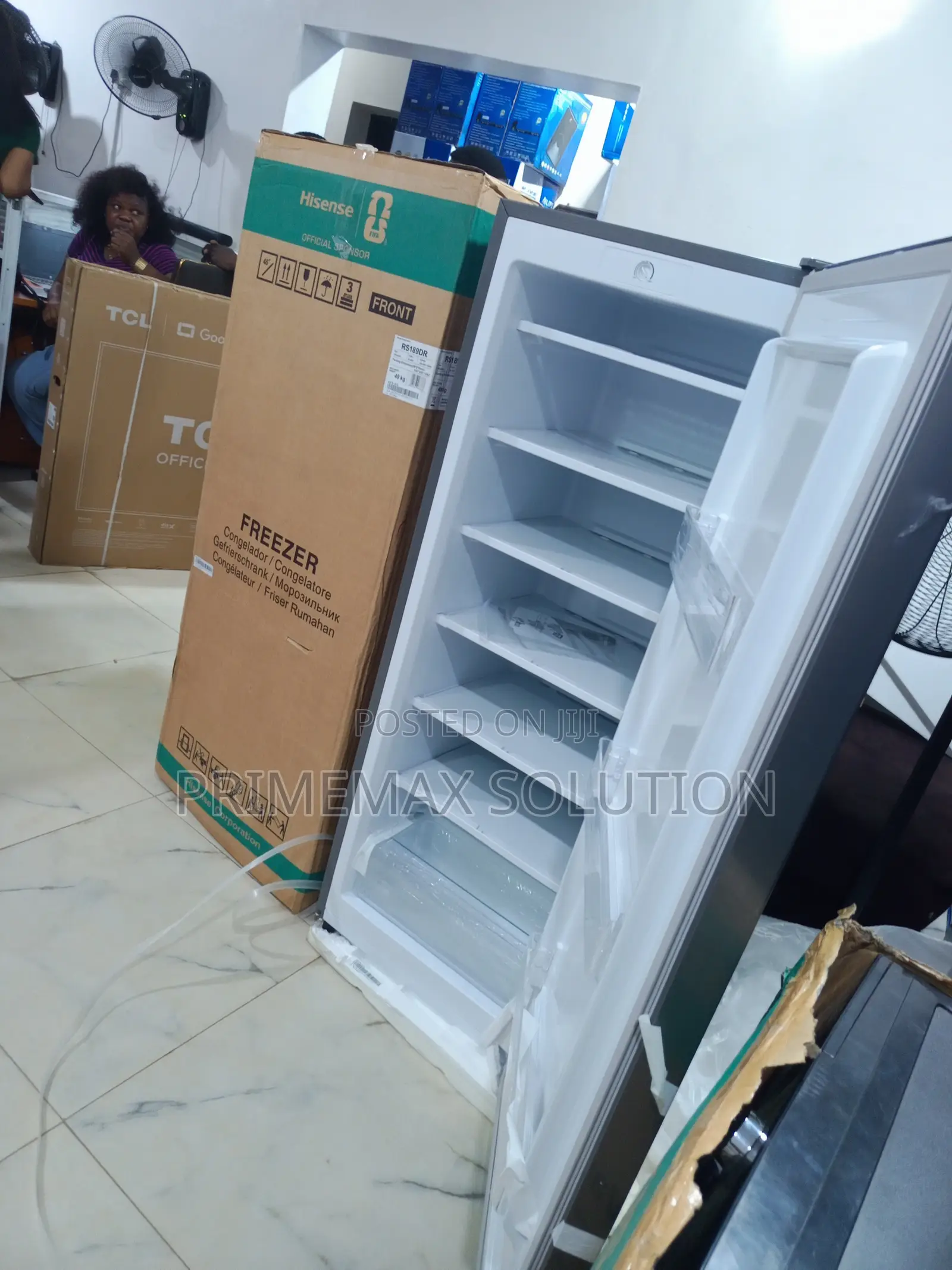 Maximize Your Space With the Slim Spacious Hisense RS189DR Freezer