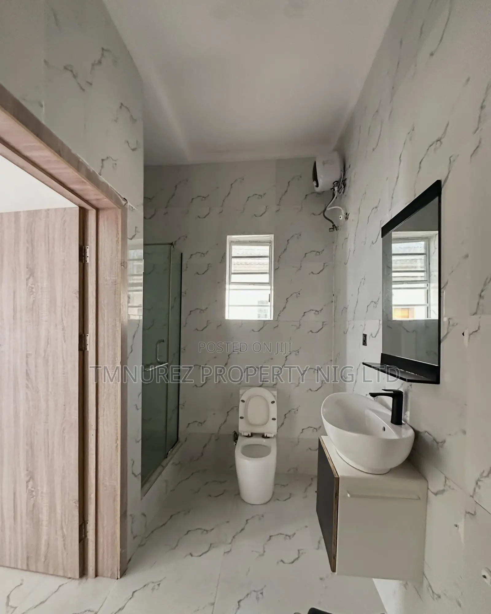 4bdrm Duplex in Chevron for rent