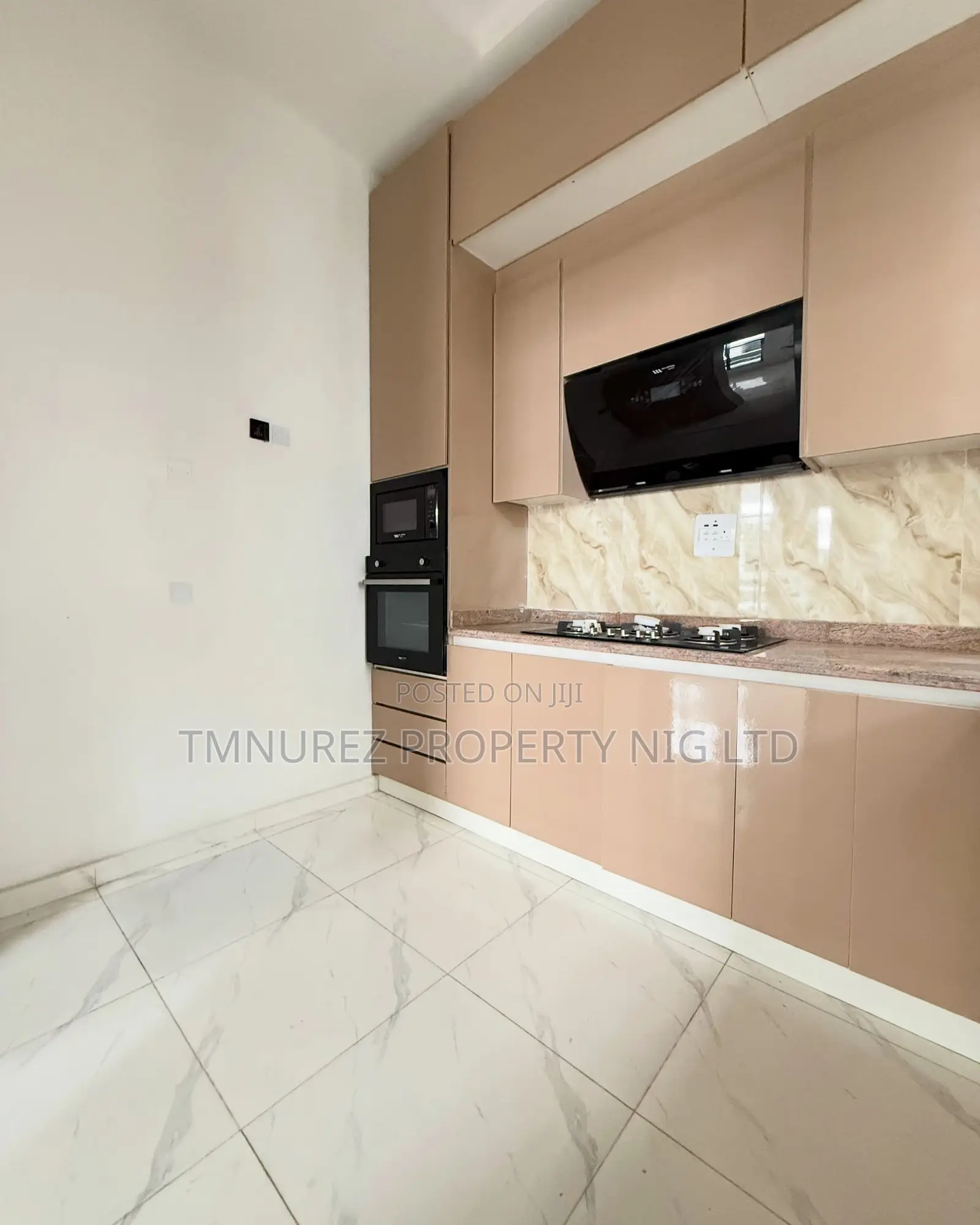 4bdrm Duplex in Ikota for rent