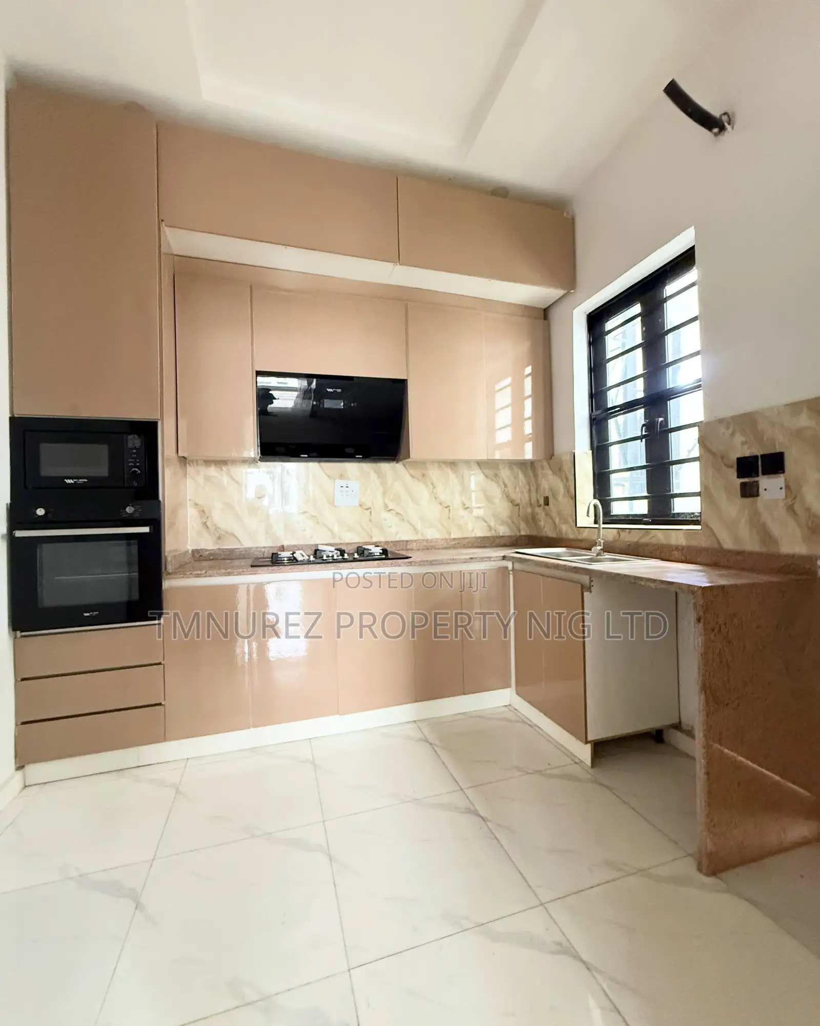 4bdrm Duplex in Ikota for rent