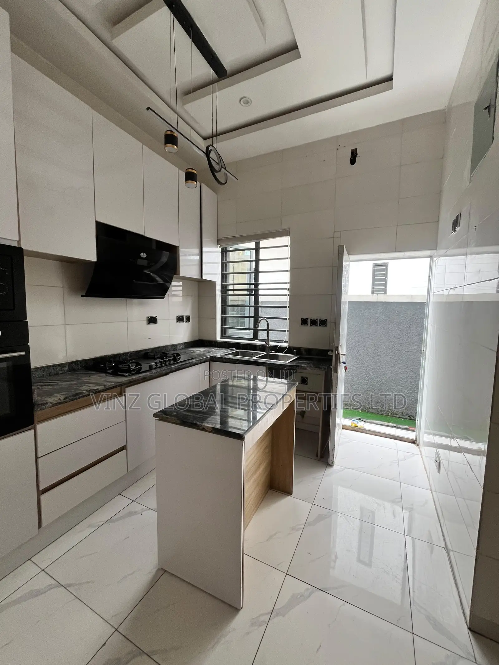 4bdrm Duplex in Lekki for rent