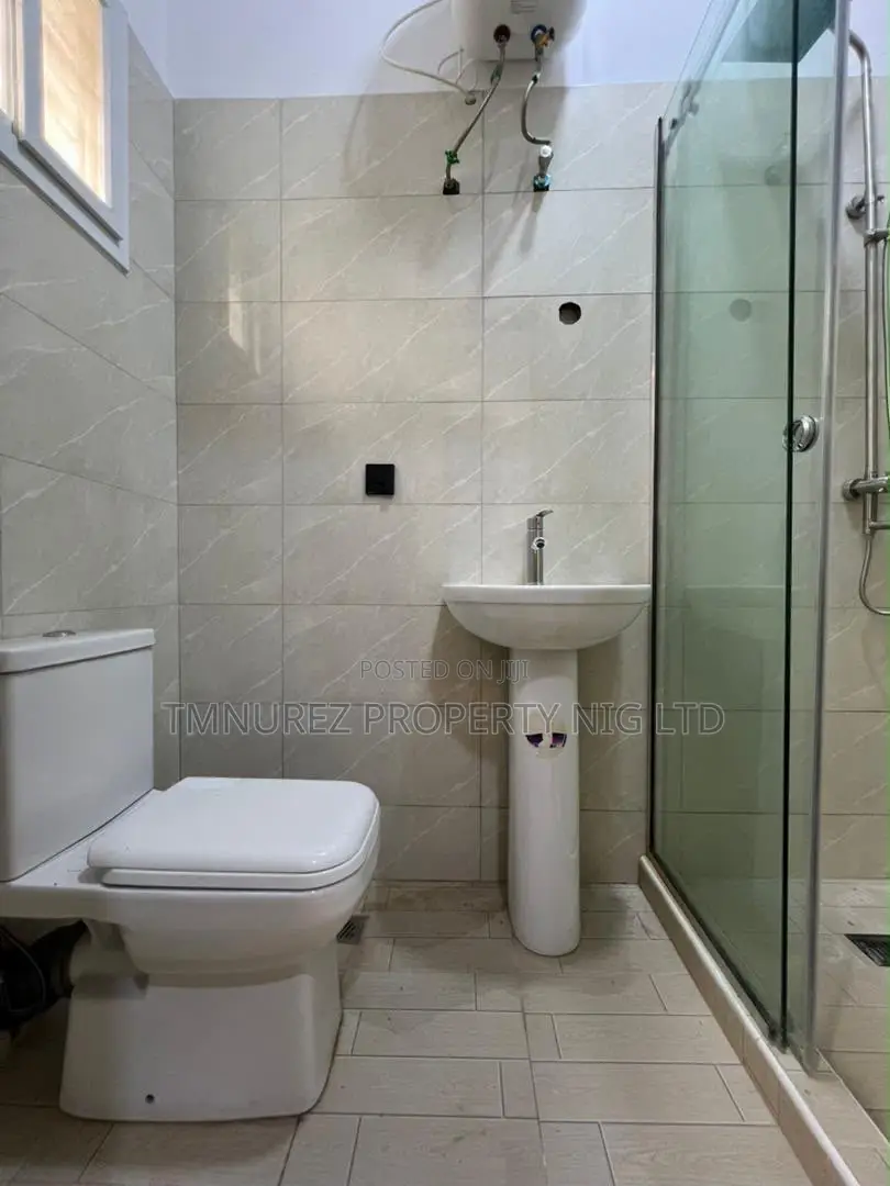 3bdrm Block of Flats in Ikota for rent