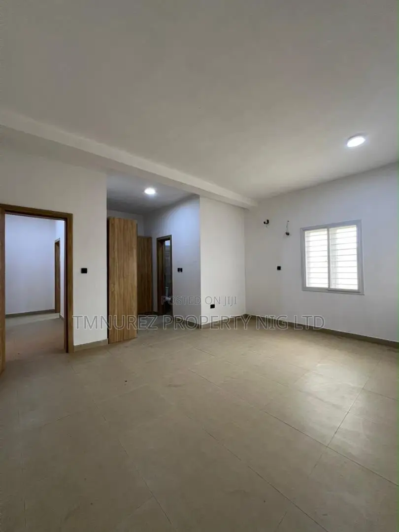 3bdrm Block of Flats in Ikota for rent