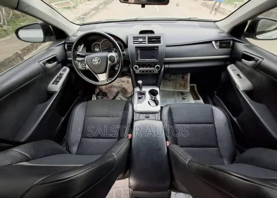 Toyota Camry SE 4dr Sedan (2.5L 4cyl 6A) 2013 Silver